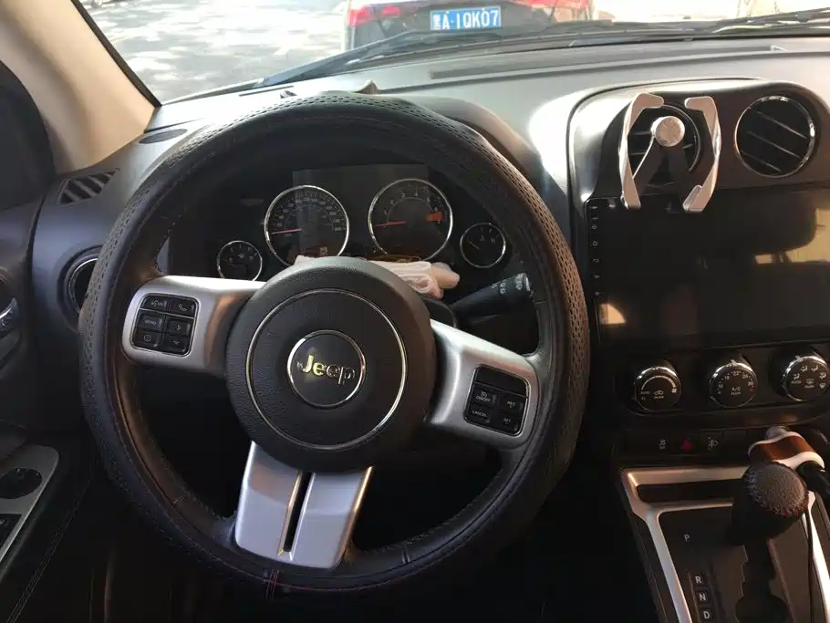 Jeep Compass (Import) — миниатюра 15