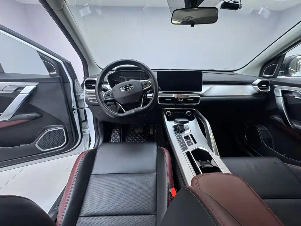 Geely Binyue — миниатюра 11