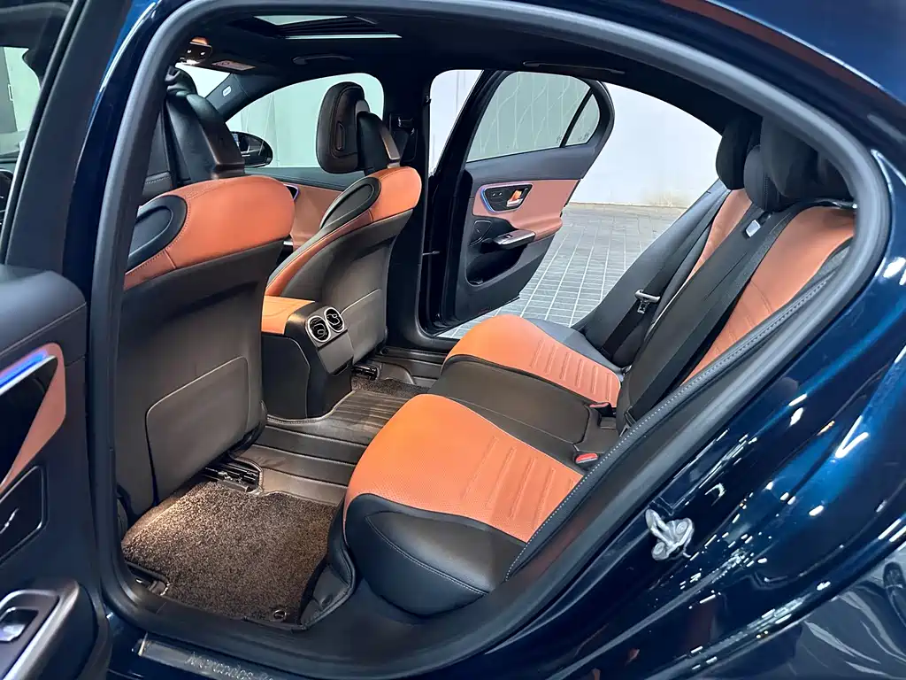 Mercedes-Benz C-Class — миниатюра 12
