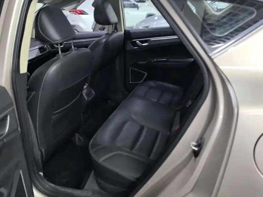 Geely Emgrand GS — миниатюра 11
