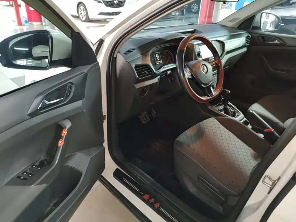 Volkswagen T-Cross — миниатюра 16