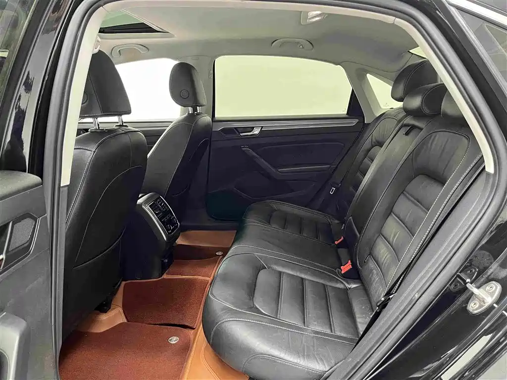Volkswagen Passat — миниатюра 6