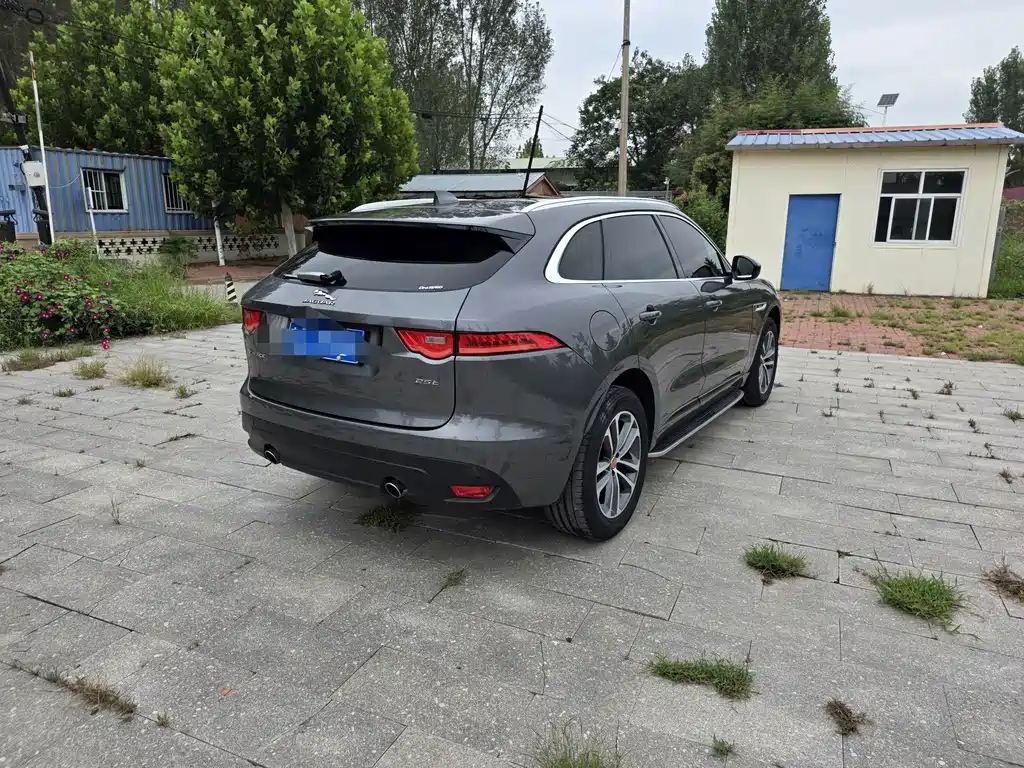 Jaguar F-PACE — миниатюра 5