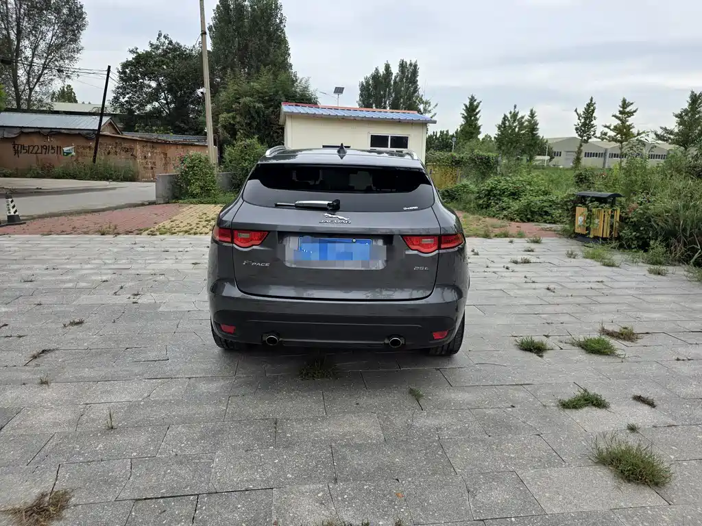 Jaguar F-PACE — миниатюра 6