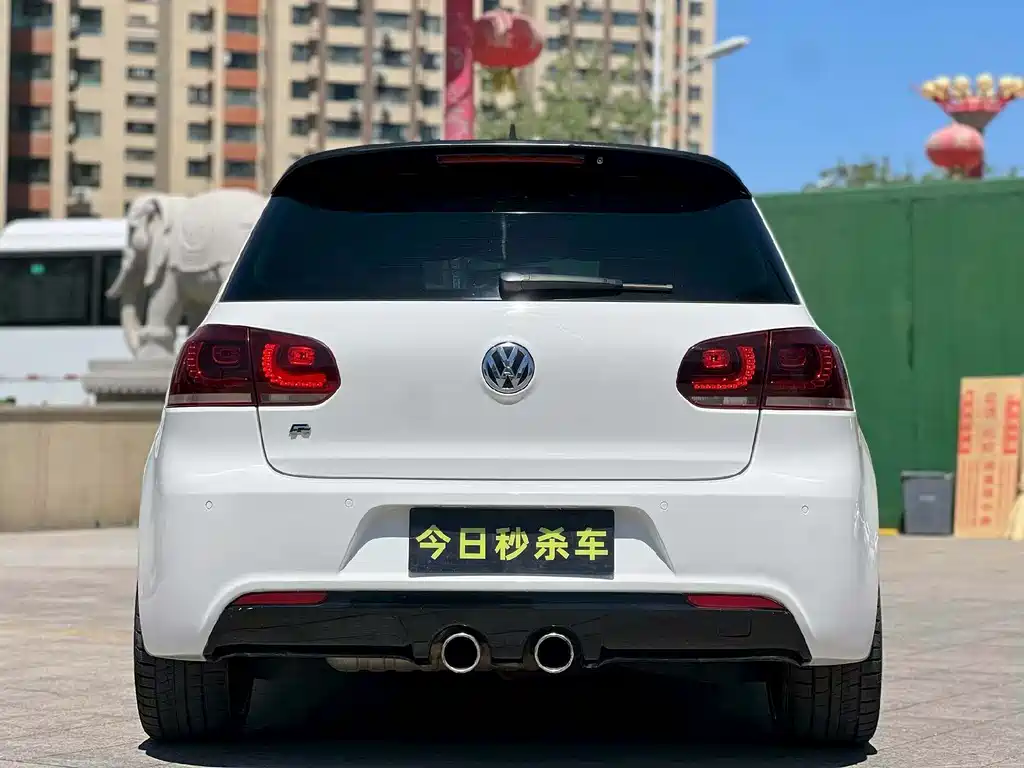 Volkswagen Golf 2011 2.0TSI R