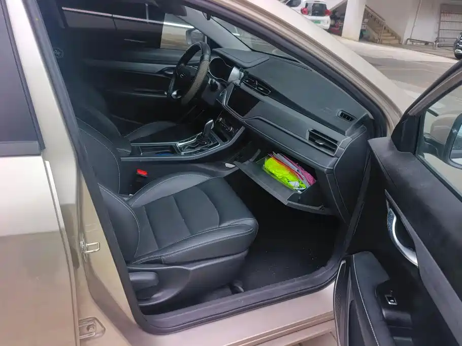 Geely Emgrand — миниатюра 8