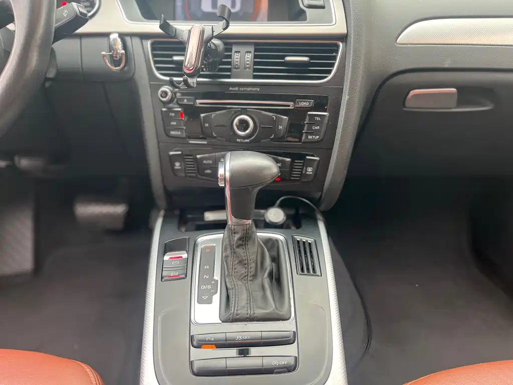 Audi A4L — миниатюра 12