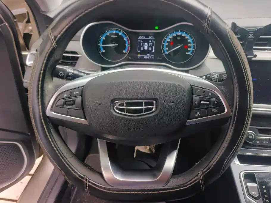 Geely Emgrand — миниатюра 15