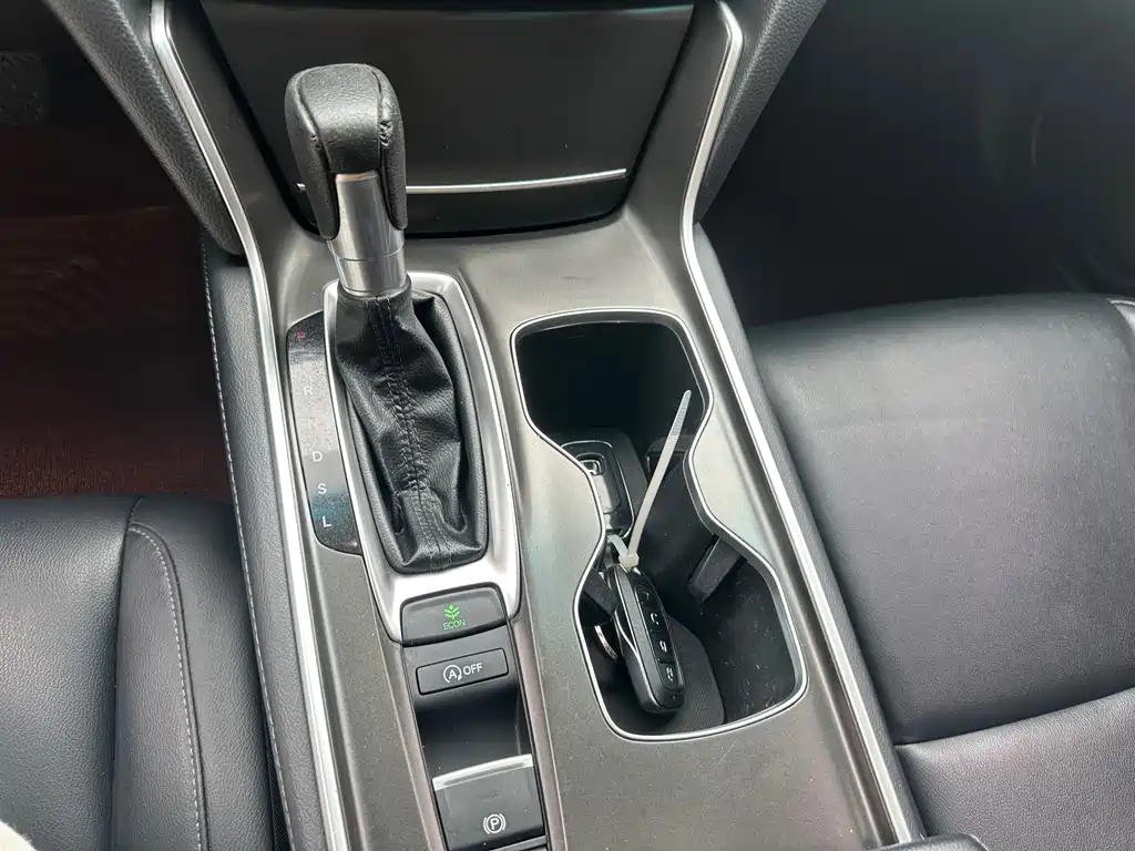 Honda Accord — миниатюра 9