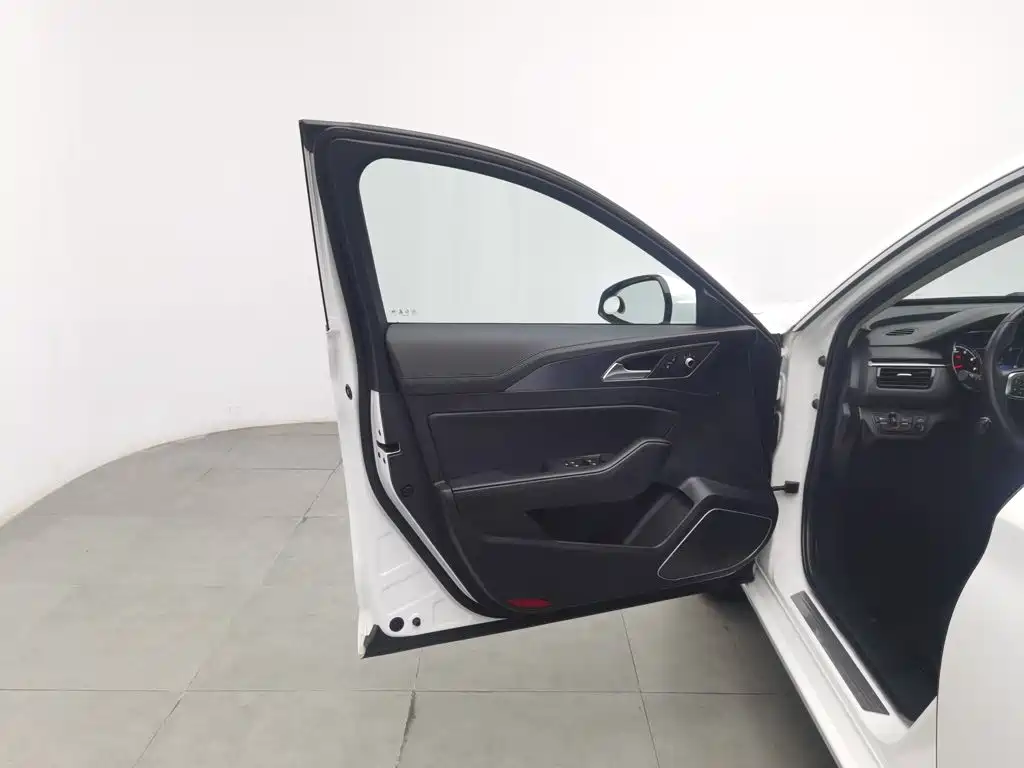 Hongqi Hongqi H5 — миниатюра 8
