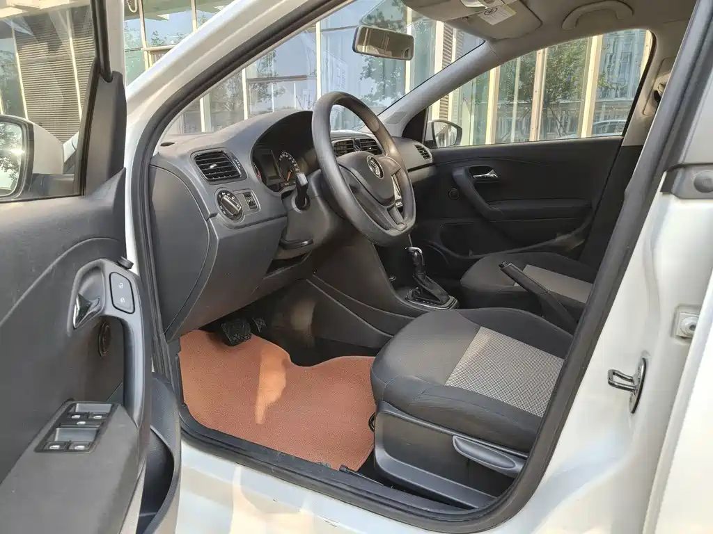 Volkswagen Polo — миниатюра 4