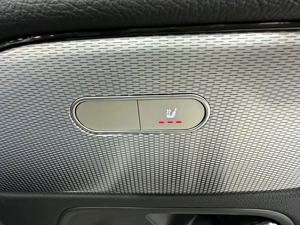 Mercedes-Benz GLB — миниатюра 11