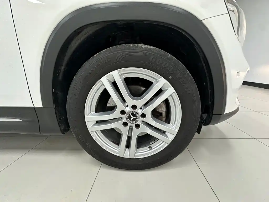 Mercedes-Benz GLB — миниатюра 20