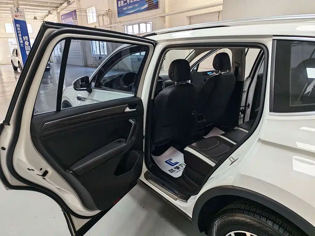 Volkswagen Tiguan L — миниатюра 12