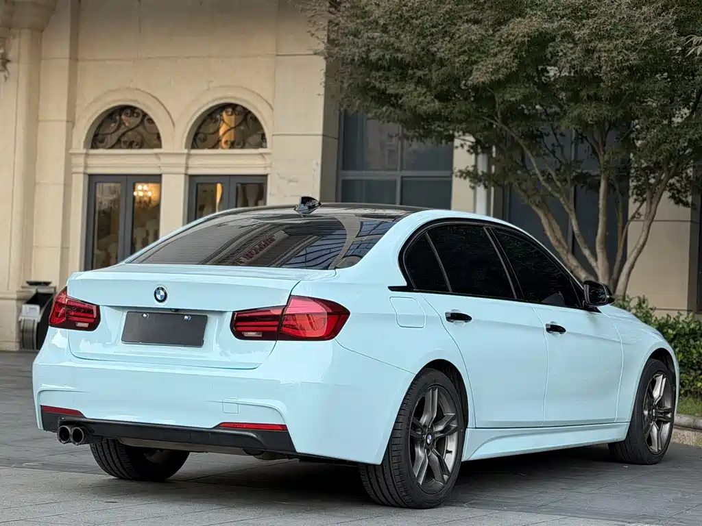 BMW 3 SERIES