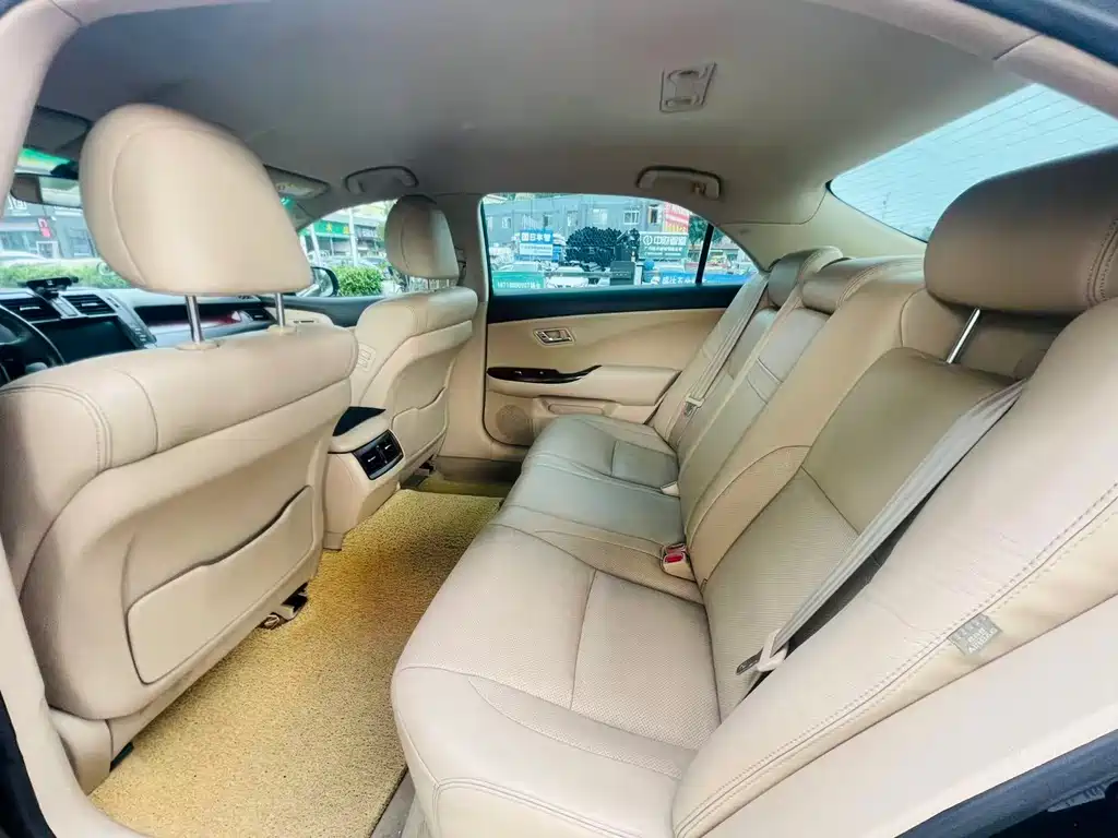 Toyota Crown 2010 2.5L Royal