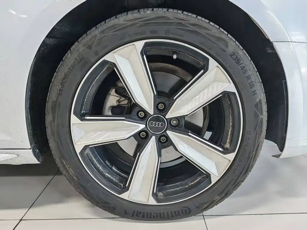 Audi A4L — миниатюра 15
