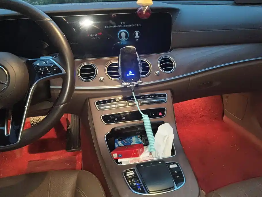 Mercedes-Benz E-Class — миниатюра 13