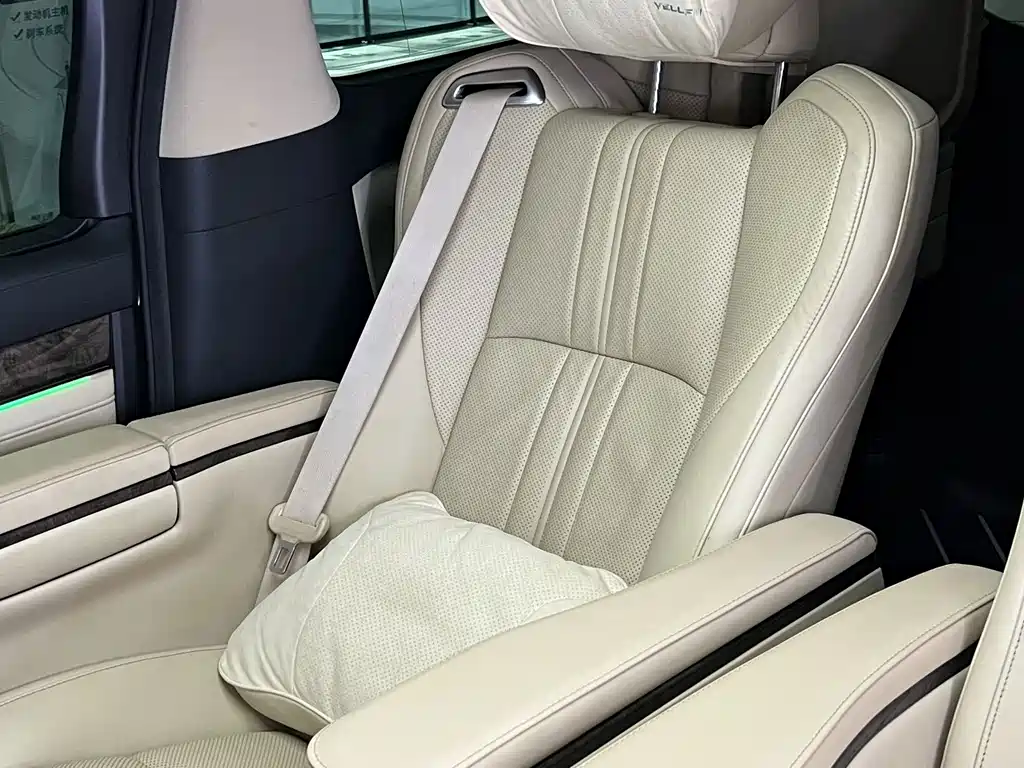 Toyota Vellfire — миниатюра 17
