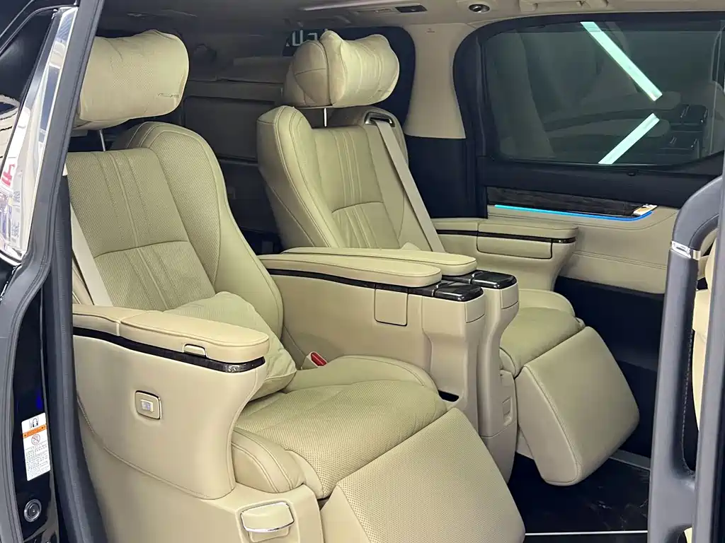 Toyota Vellfire — миниатюра 23
