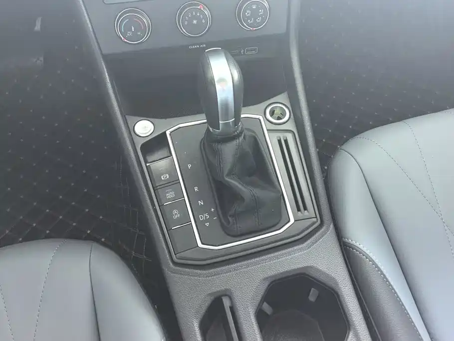 Volkswagen Lavida — миниатюра 16