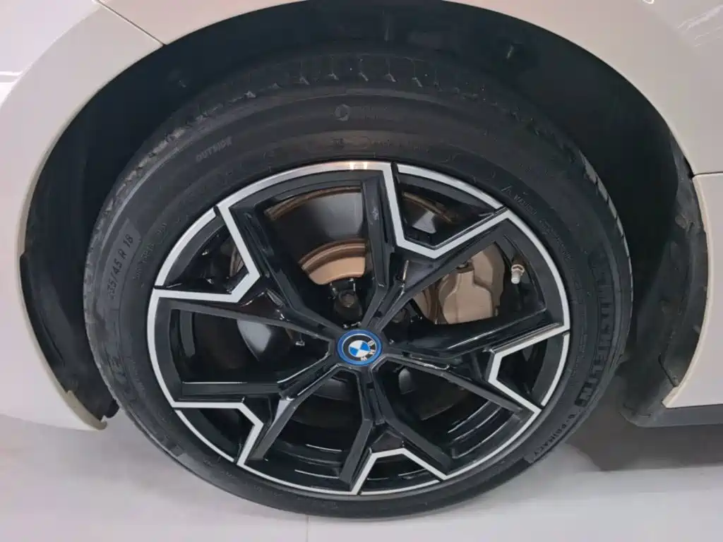 BMW i3 — миниатюра 23