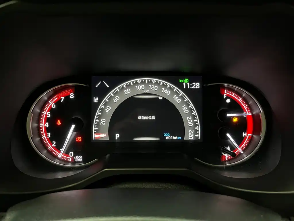 Toyota RAV4 — миниатюра 9