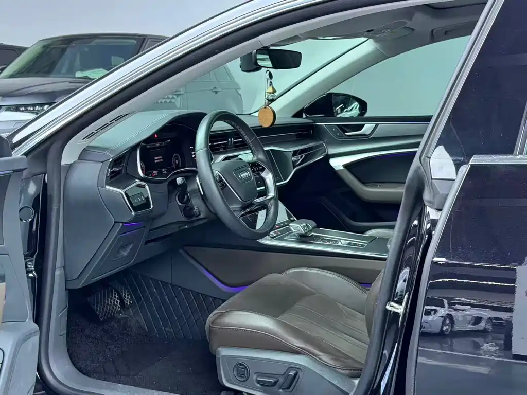 Audi A7L — миниатюра 6