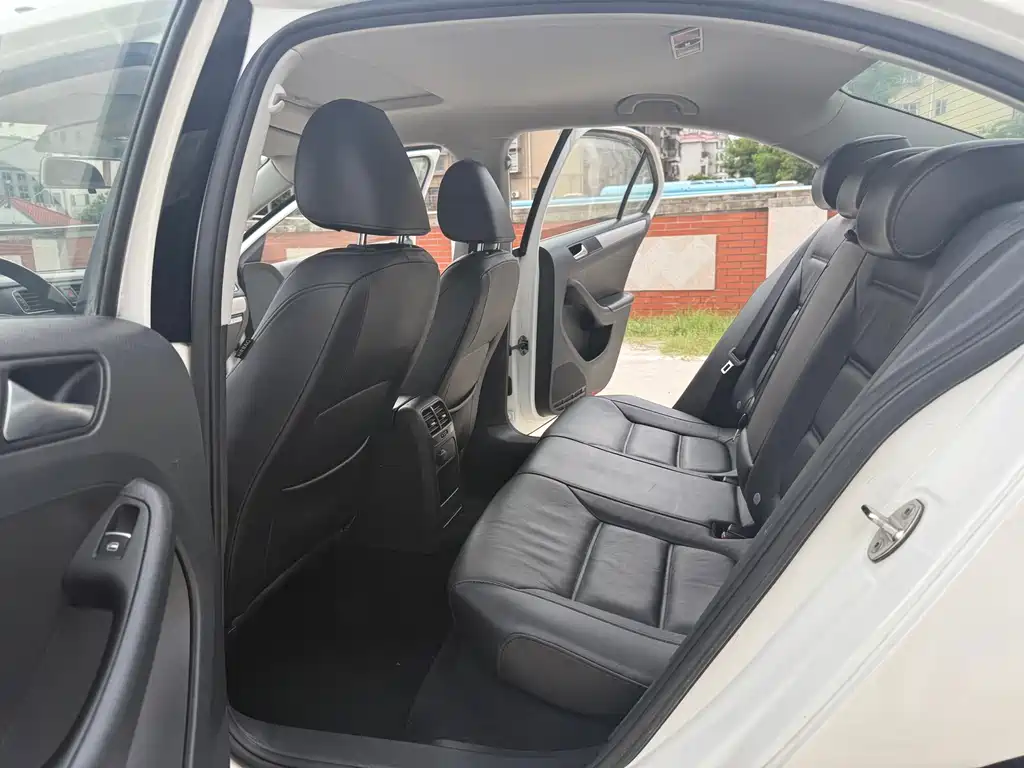 Volkswagen Sagitar — миниатюра 8