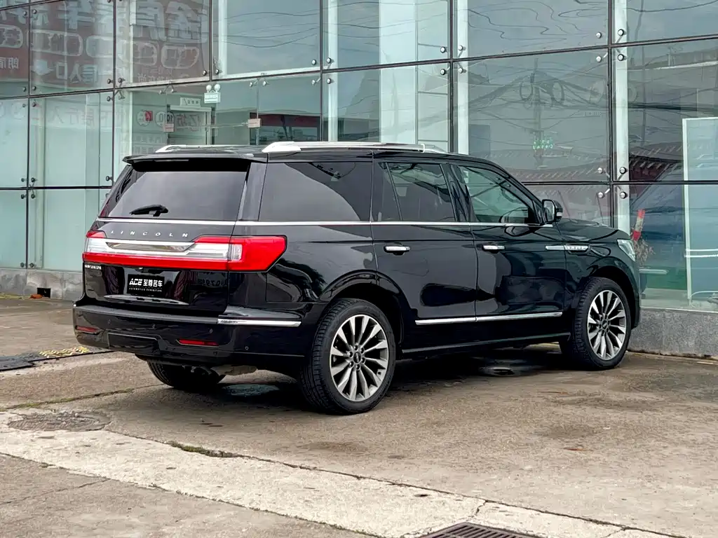 Lincoln Navigator — миниатюра 4