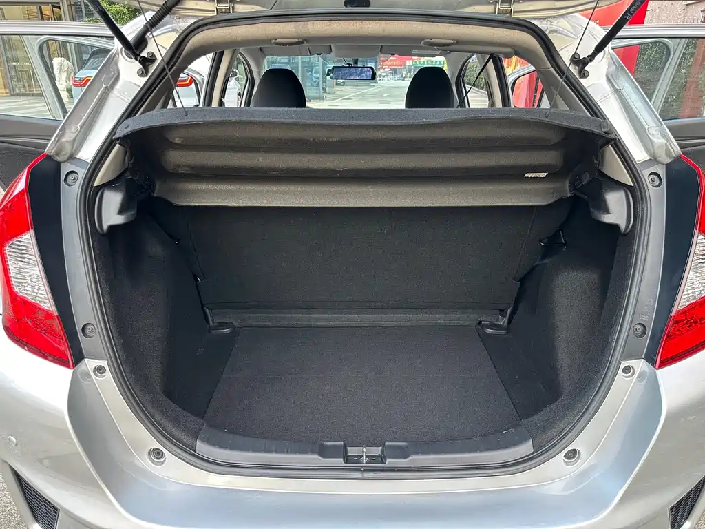Honda Fit — миниатюра 10