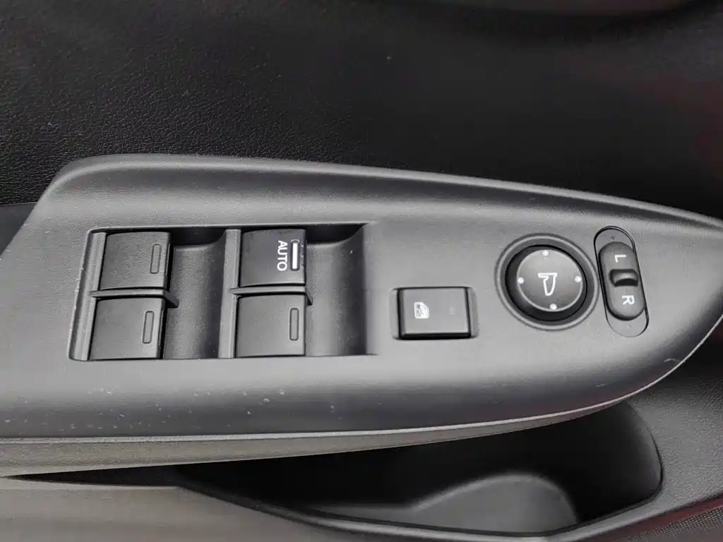 Honda Fit — миниатюра 9