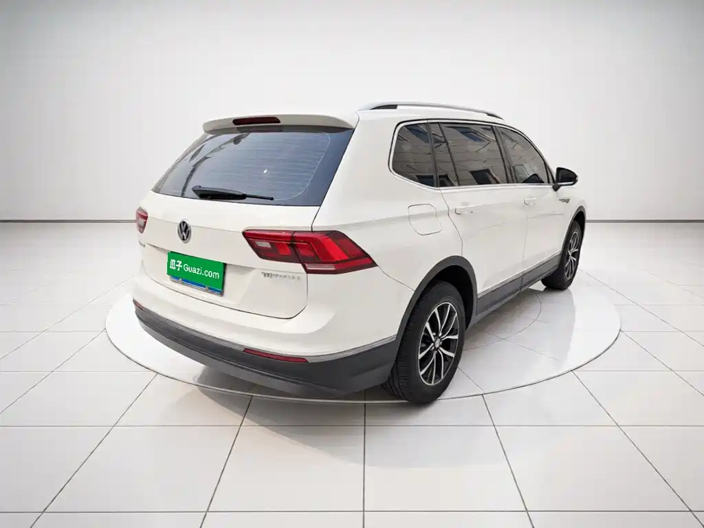 Volkswagen Tiguan L — миниатюра 4