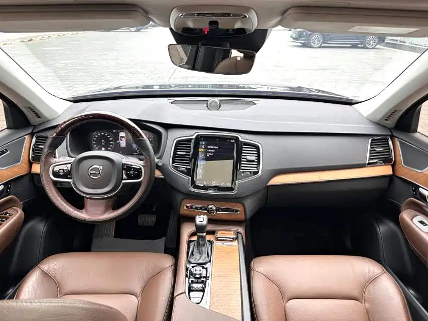 Volvo XC90 2020 T6 Luxury 7 мест
