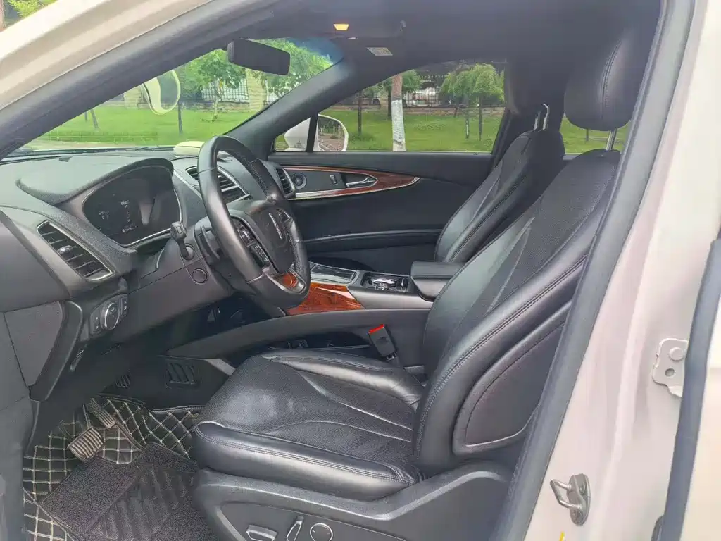 Lincoln Nautilus 2019 2.0T V