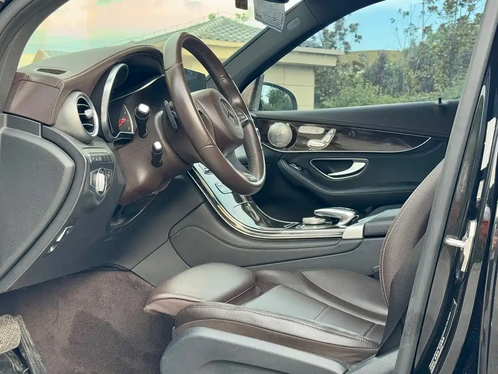 Mercedes-Benz GLC 2017 GLC 260 4MATIC Luxury