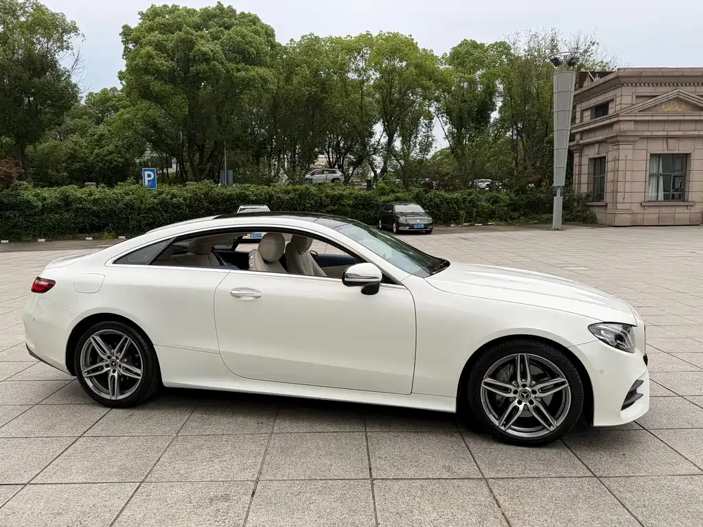 Mercedes-Benz E-Class (Import) — миниатюра 18