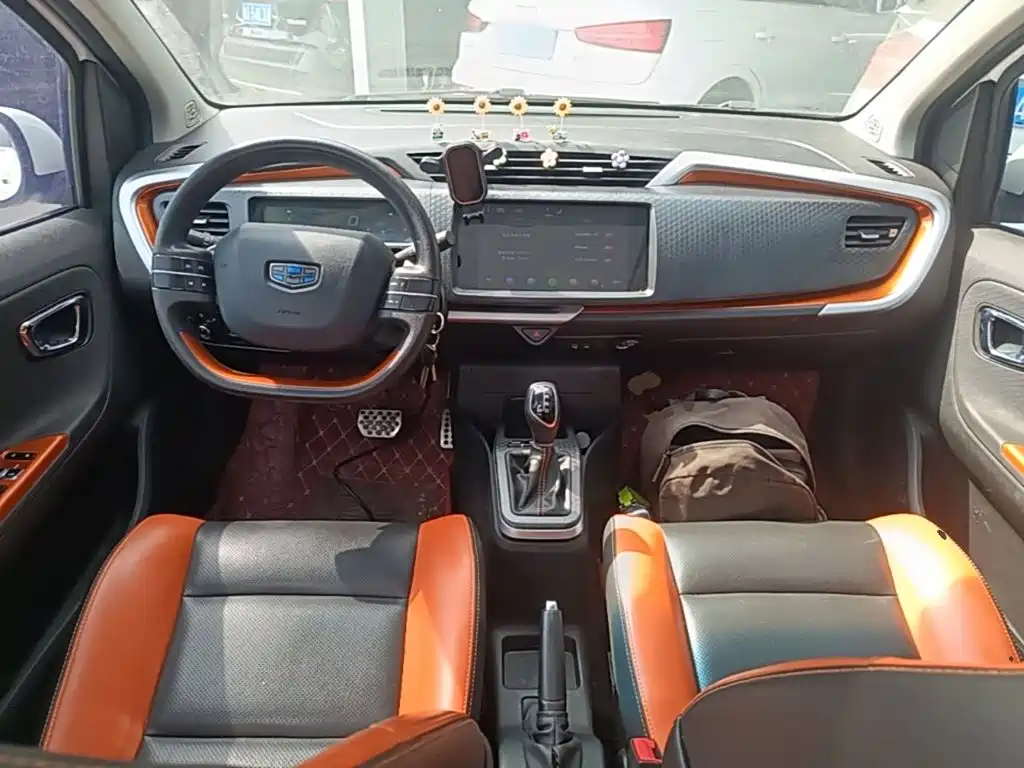 Geely Vision X1 — миниатюра 10