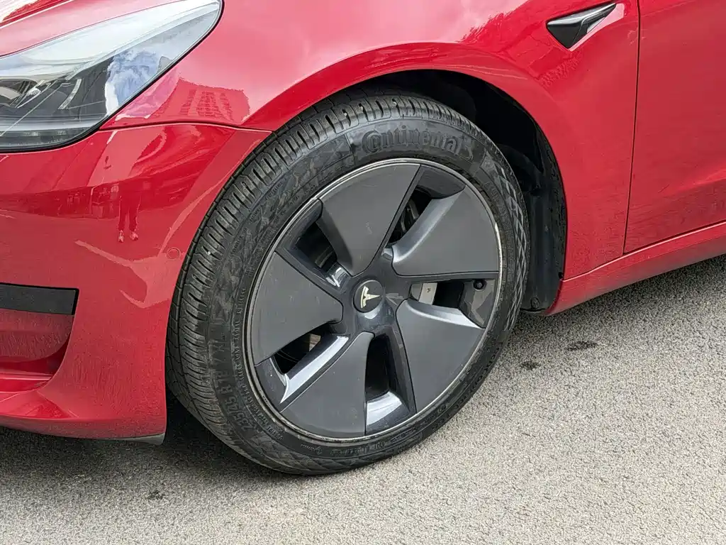 Tesla Model 3 — миниатюра 16