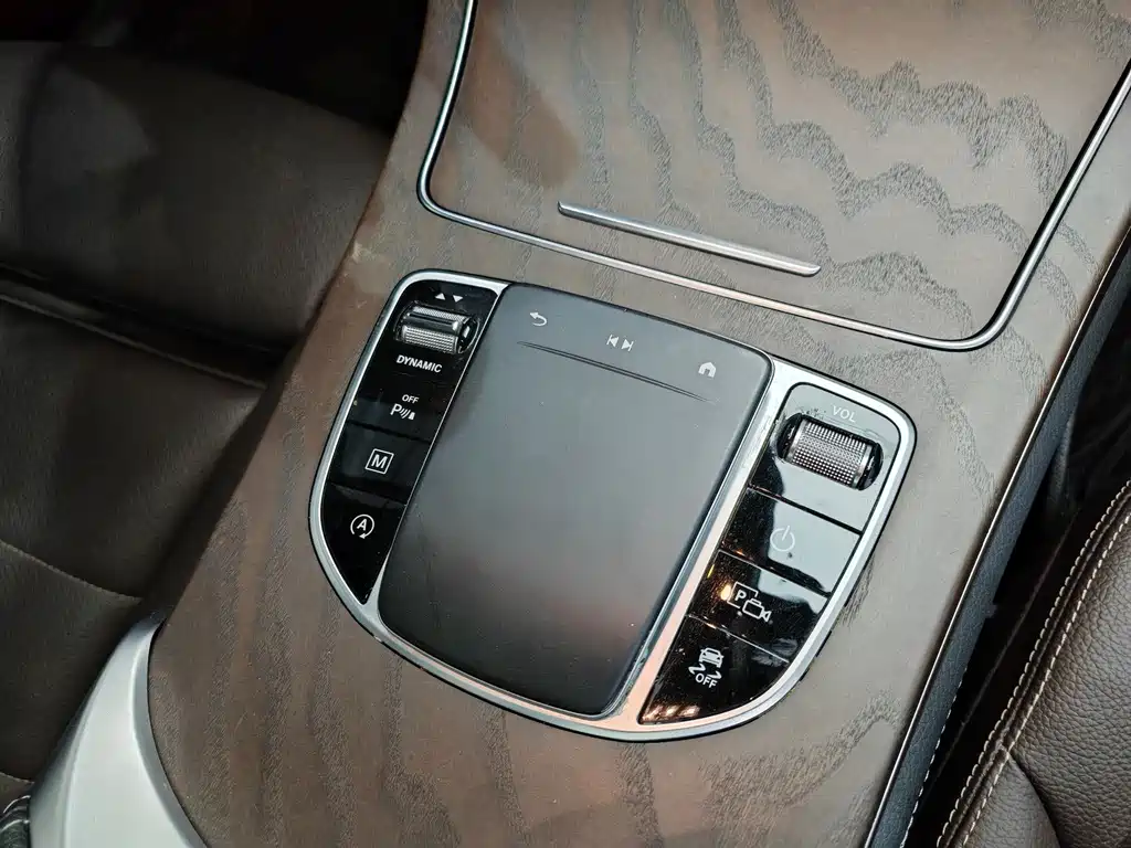 Mercedes-Benz GLC — миниатюра 17