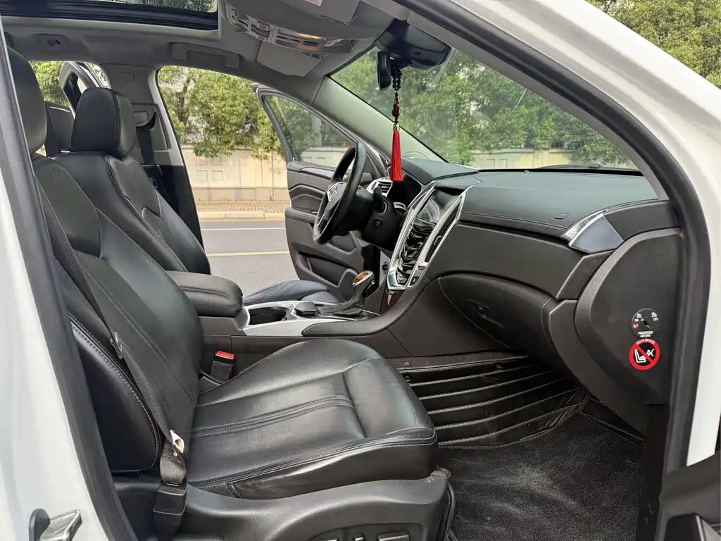 Cadillac SRX — миниатюра 7