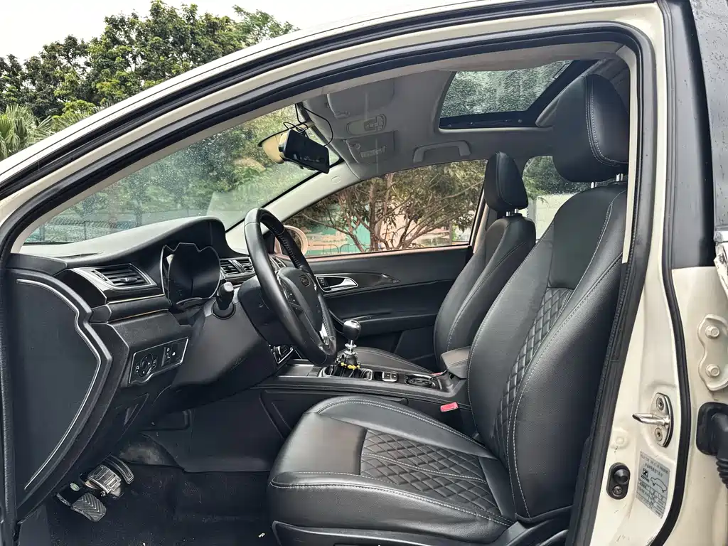 Zotye 众泰Z560 — миниатюра 10
