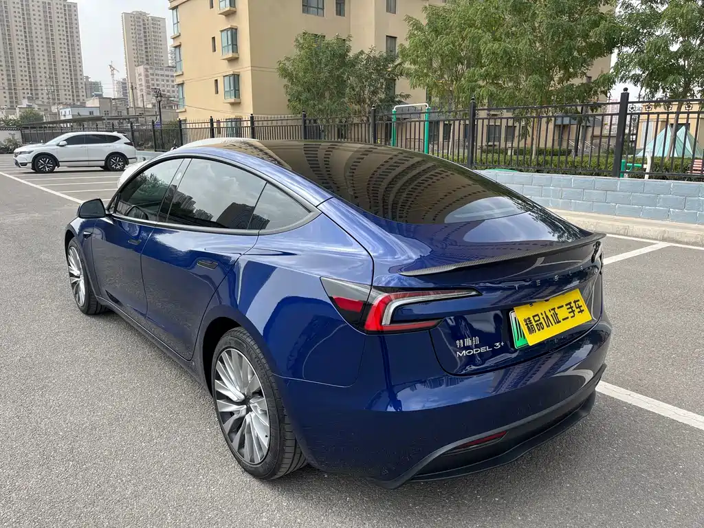 Tesla Model 3 — миниатюра 16