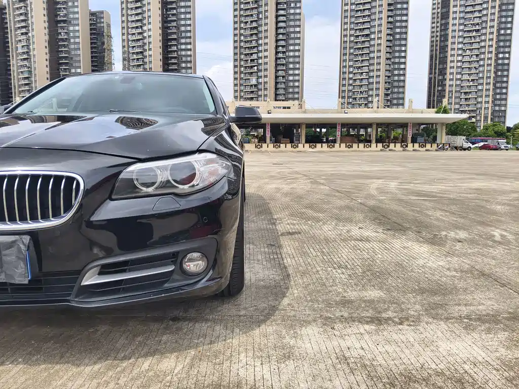 BMW 5 Series — миниатюра 18
