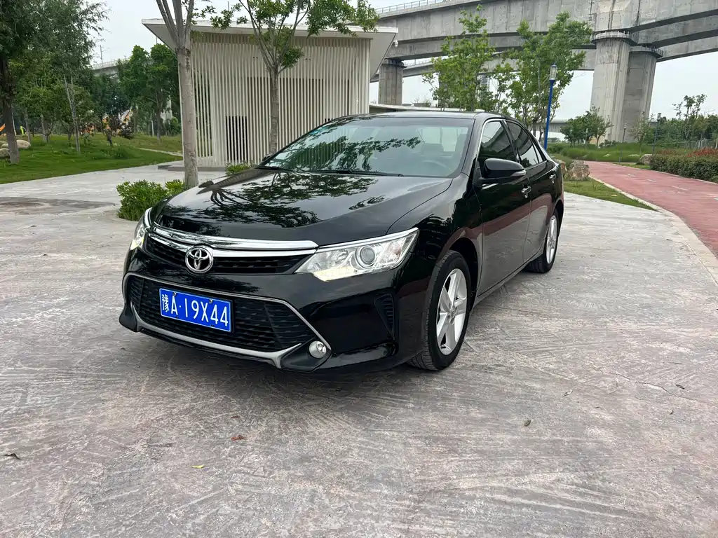 Купить Toyota Camry