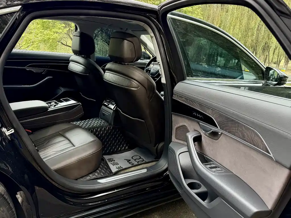 Audi A8 — миниатюра 7