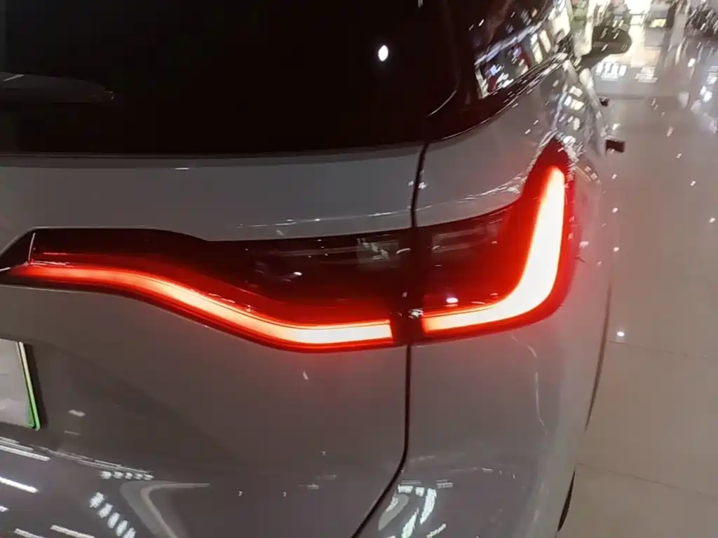 NIO ES8 — миниатюра 8
