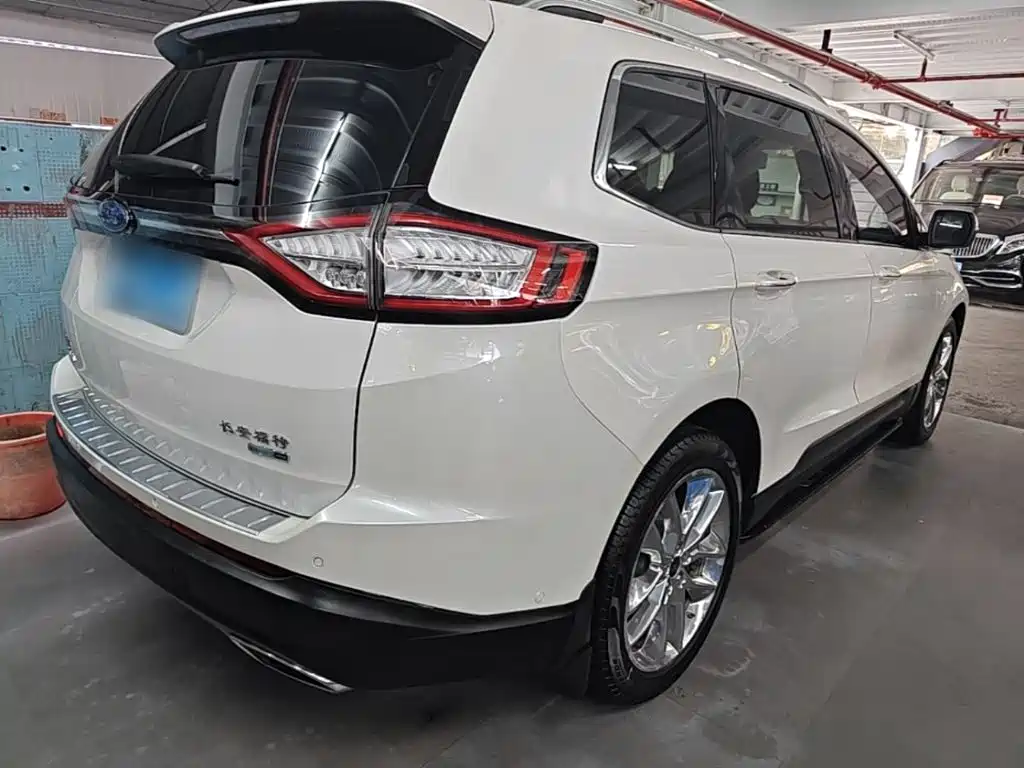 Ford Edge — миниатюра 7