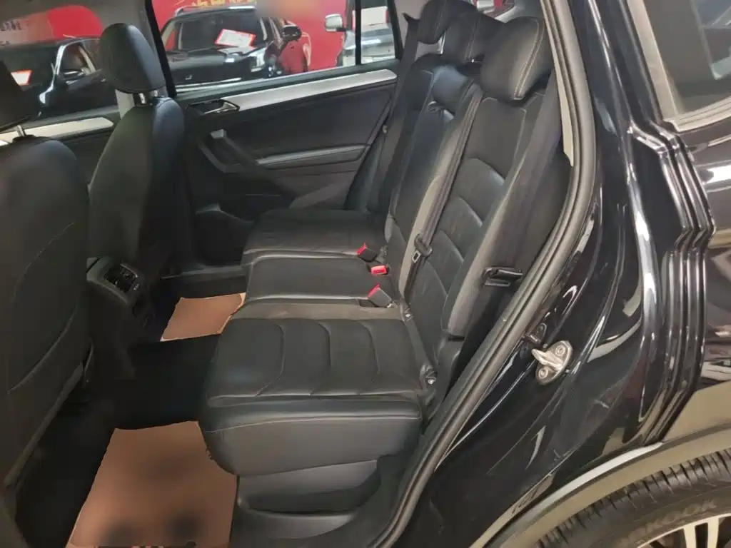 Volkswagen Tiguan L — миниатюра 17