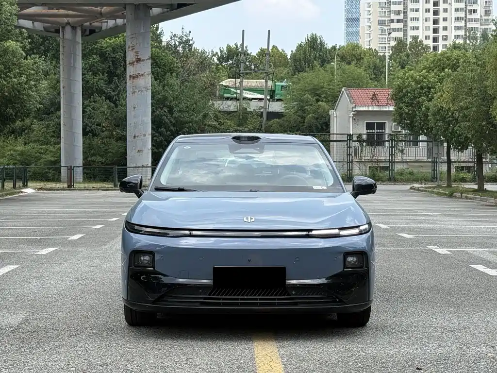 Leapmotor Leapmotor B01 — миниатюра 2